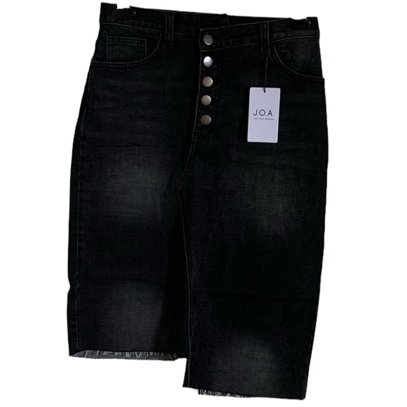 Revolve J.O.A. just Another Answer Women’s Button Down den - Picture 1 of 9